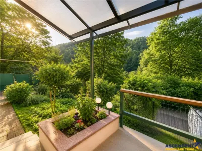 Vila traditionala, cu domeniu de 5.025 mp, pe aripa Cetatii Medievale Brasov - Brasov