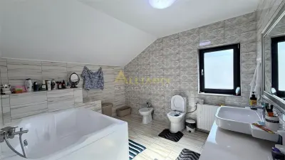 Casa Individuala - 4 camere - 2 bai - 250mp teren - foto 11