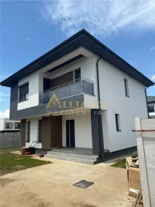 Vila individuala- 500m de STV - pod - beci - strada asfaltata - Berceni