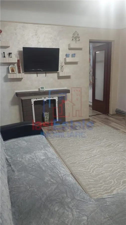 Apartament 2 camere Podu Ros Bd Socola - foto 1