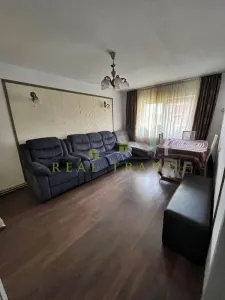 Apartament 3 camere decomandat Scriitorilor - Brasov