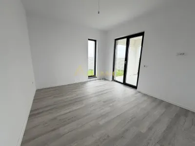 Casa individuala  ~ 4 camere ~ 2 bai ~ 112mp utili + 470mp teren - foto 3