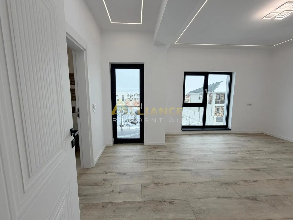 Vila individuala P+1E cu finisaje de lux ~ 4 camere 3 bai ~ 540mp teren - foto 2