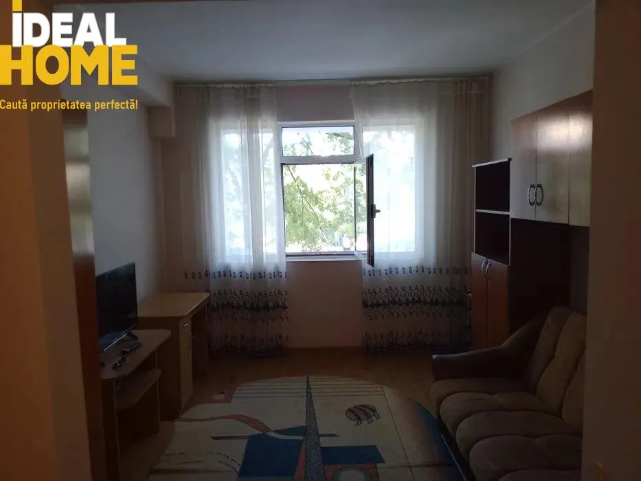 Camera Camin Piata Nicolina bulevard etaj 1 - foto 1