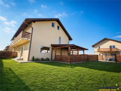 Inchiriere casa moderna cu 3 dormitoare, curte individuala, complet mobilata - Brasov