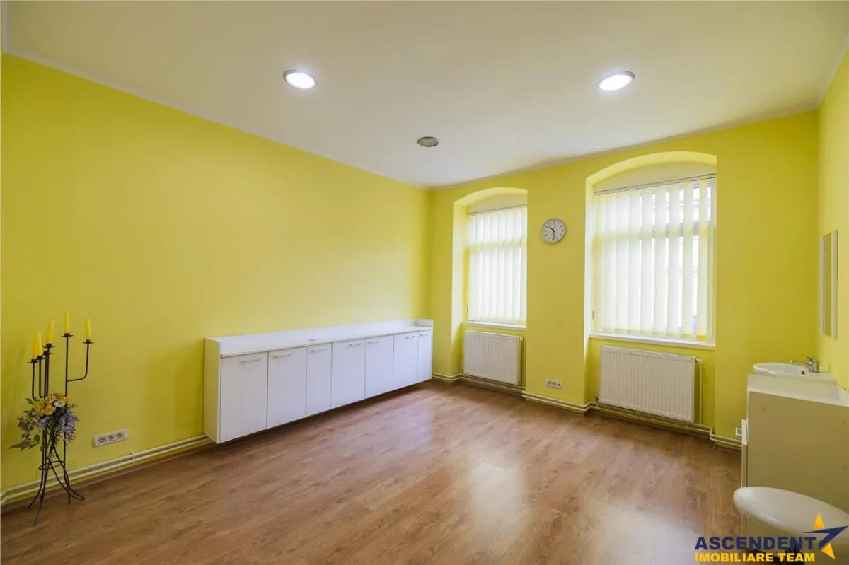 Casa pretabila:comercial/ servicii/ rezidential Central, Fagaras - foto 2