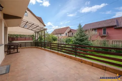 Vila solida Tractorul Coresi, spatii ample, teren 700 mp, garaj 4 masini - foto 15