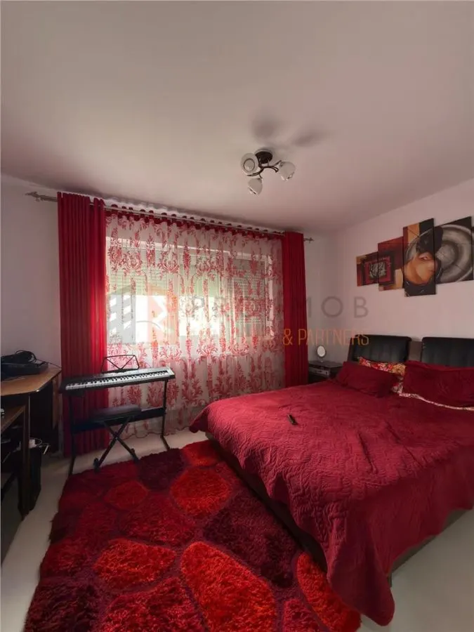 Apartament 3 camere cf 1 semidecomandat zona Micro 3 - foto 5