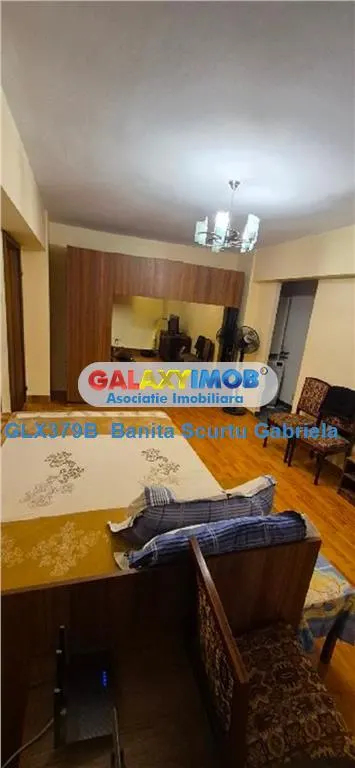 Vanzare apartament 3 camere, etaj 1 din 8  Zona Auchan Titan - foto 1