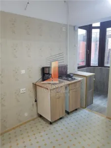 Armeneasca, apartament deosebit, 5 camere, renovat , zona cu acces facil. - foto 13