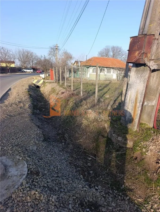 Teren intravilan+casa demolabila zona Merei - foto 4