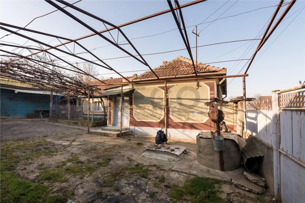 RECO Casa in Sarbi la 27km de Oradea cu dublu front stradal - foto 11