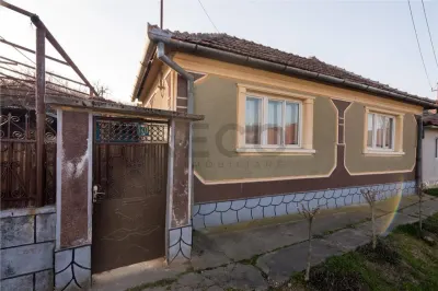 RECO Casa in Sarbi la 27km de Oradea cu dublu front stradal - foto 20