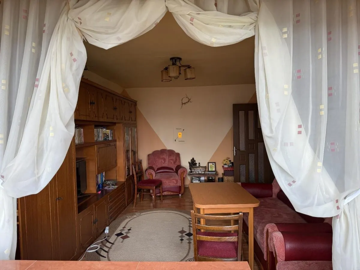 Apartament cu 4 camere zona  9 Mai - foto 1
