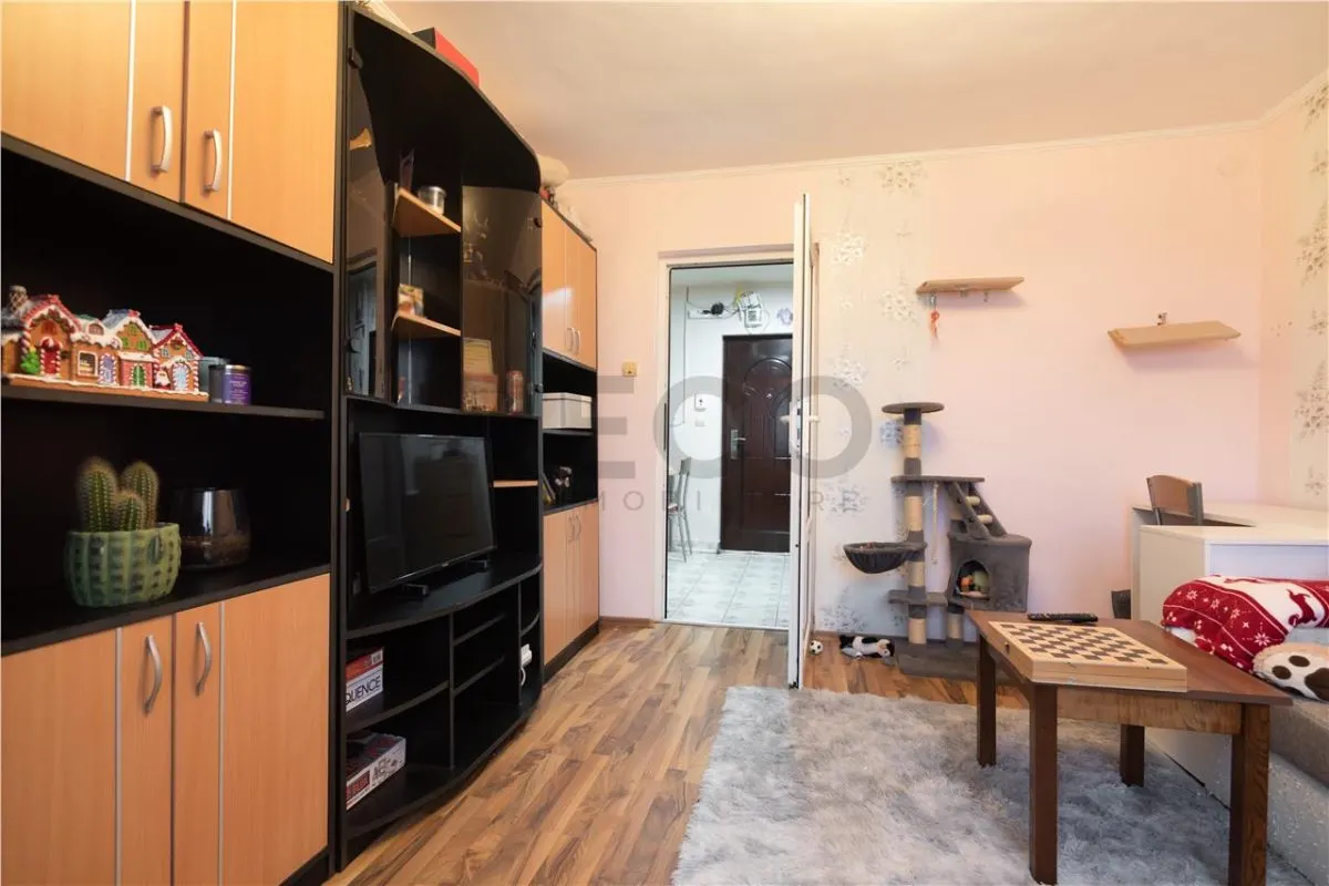 RECO, Apartament 2 camere, decomandat, Zona Rogerius - foto 13