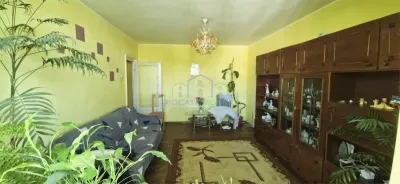 APARTAMENT 4 CAMERE ,  ETAJ 3 din 4, 2 BAI, 2 BALCOANE,  CALEA SEVERINULUI - Craiova