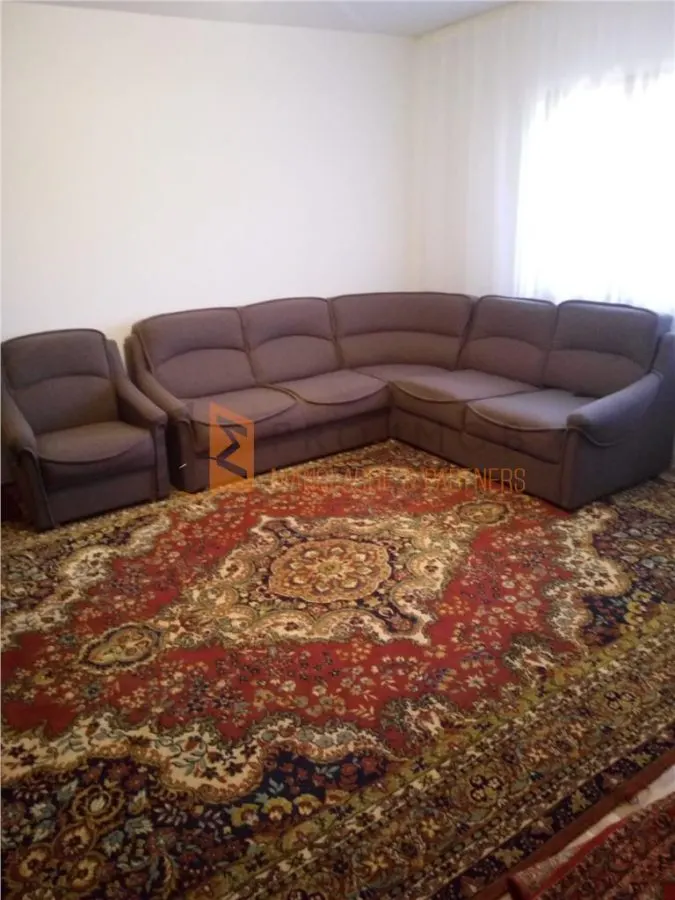 Apartament 3 camere cf 1 semidecomandat zona Crang - foto 1