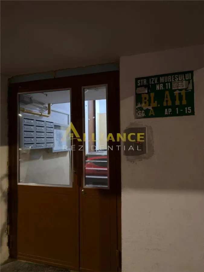 Sector 4 Apartament 3 Camere Mobilat/Utilat Centrala Termica - foto 2