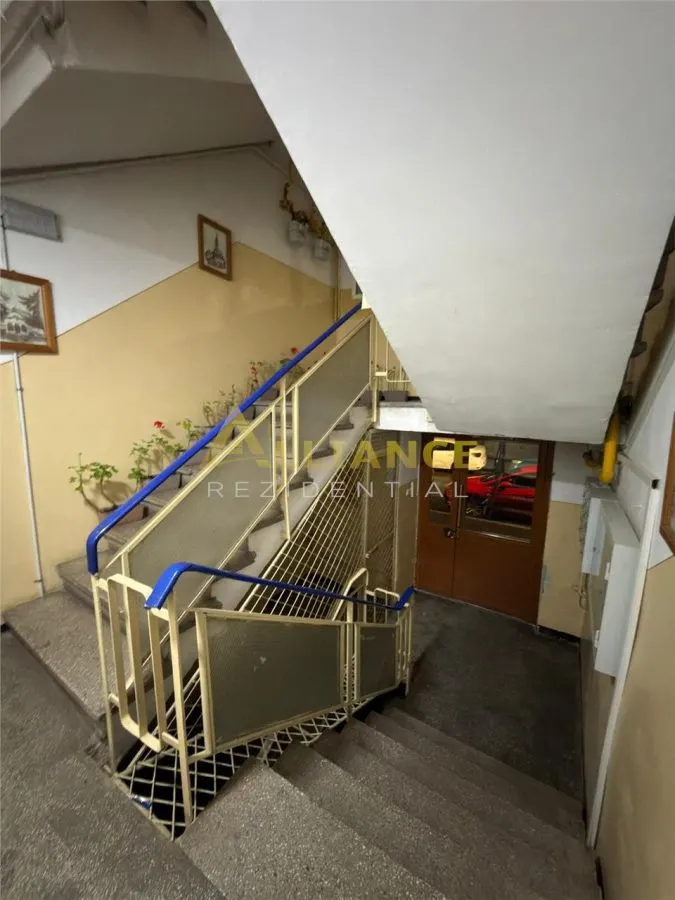 Sector 4 Apartament 3 Camere Mobilat/Utilat Centrala Termica - foto 3