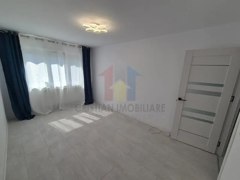 RENOVATA MODERN garsoniera zona Viziru 1, etaj 3 - foto 1