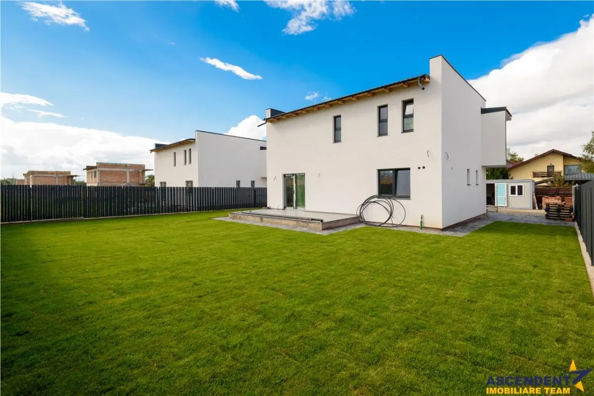 Imobil aparte, arhitectura deosebita, conditii avantajoase, Sanpetru - foto 16