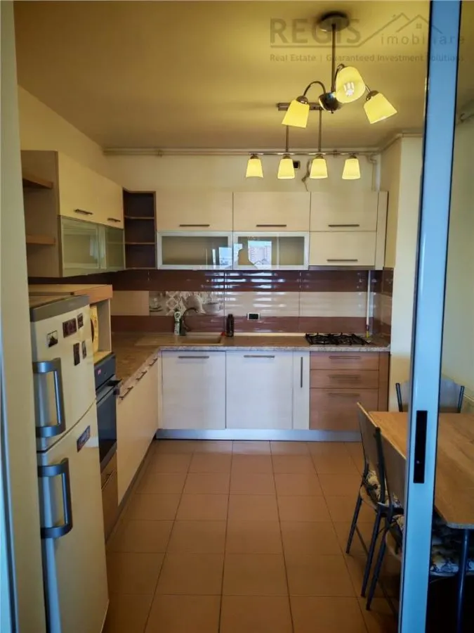 Apartament de 2 camere de inchiriat spatios Tractorul - Brasov - foto 4