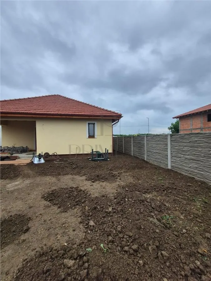 GHIRODA, CASA 3 CAMERE, 2 DORMITOARE BUCATARIE INCHISA - foto 7