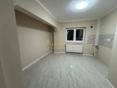 Apartament 3 camere, decomandat - 300 m de Metrou Aparatorii Patriei - Renovat - foto 2