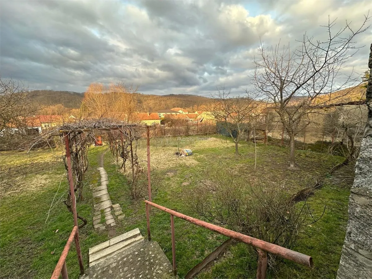 Bocsa Montana, Casa Solida + Gradina, Strada Principala - foto 20