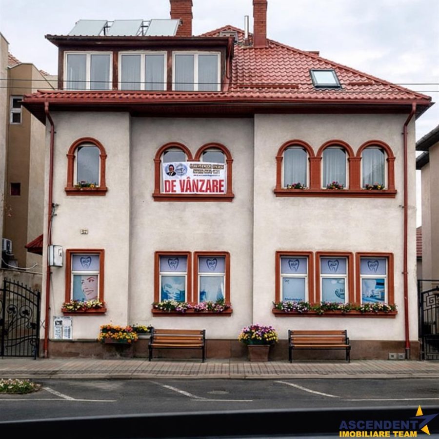 Volum arhitectural remarcabil:Rezidential/ Sediu firma,Clinica,Investitie,Centru Civic, Brasov - Brasov