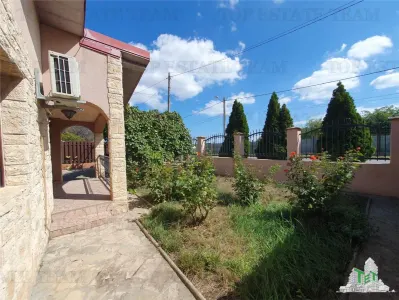 Casa individuala superba si teren generos TechirghiolÂ  - foto 10