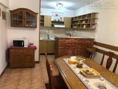 Casa individuala 5 Camere cu parcare doar pentru familii - Brasov