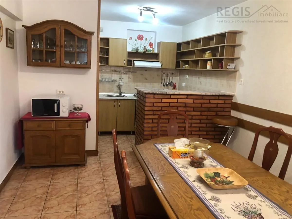Casa individuala 5 Camere cu parcare doar pentru familii - foto 1