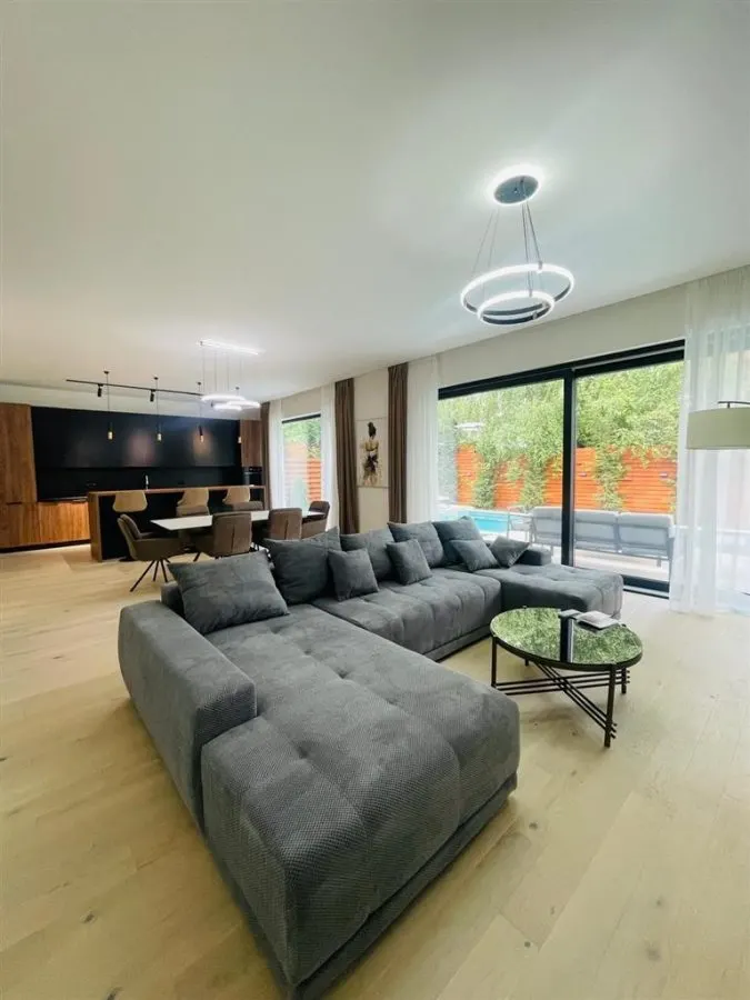 INCHIRIERE VILA 5 camere LUX cu piscina in Zona Erou  Iancu Nicolae - foto 1