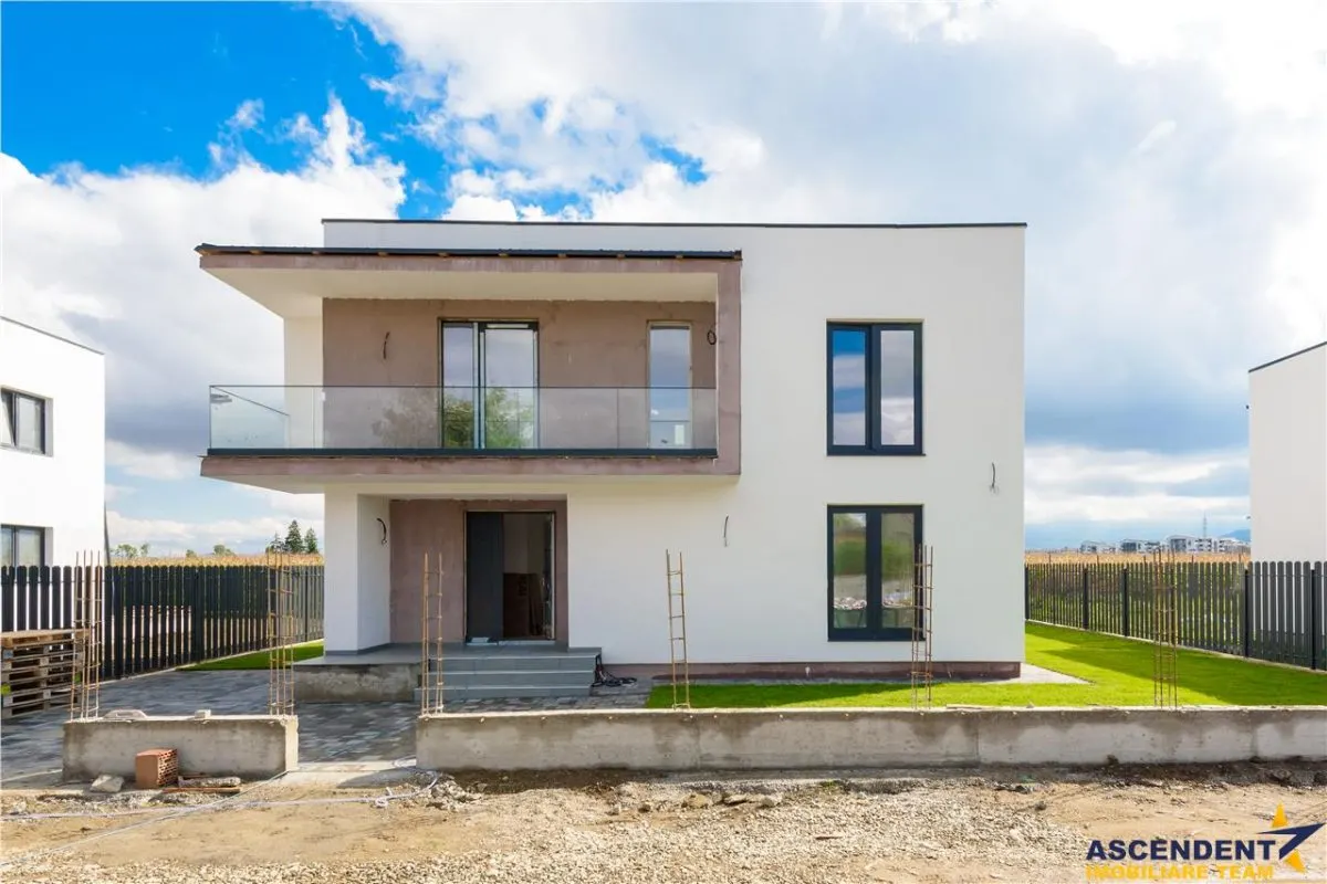 Design minimalist, rafinament maxim â€“ Casa ta moderna in Sanpetru - foto 5