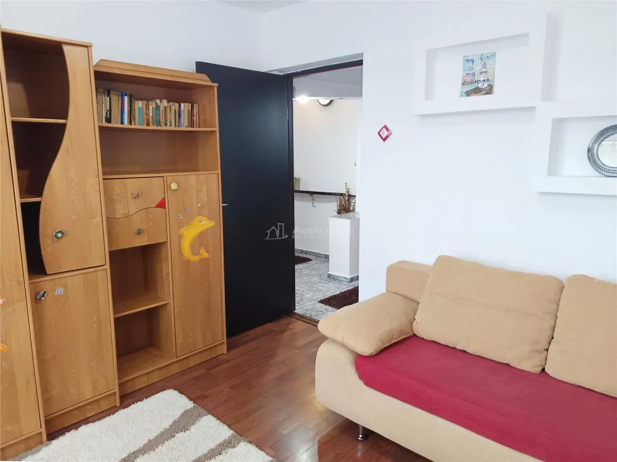Apartament 3 cam. zona centrala in Moldova Noua - foto 14