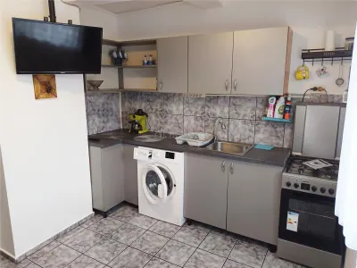 Apartament 3 cam. zona centrala in Moldova Noua - foto 17