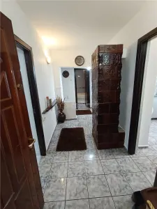 Apartament 3 cam. zona centrala in Moldova Noua - foto 6