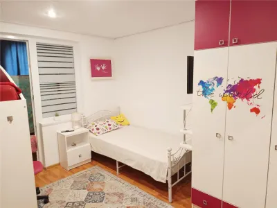 Apartament 3 cam. zona centrala in Moldova Noua - foto 9