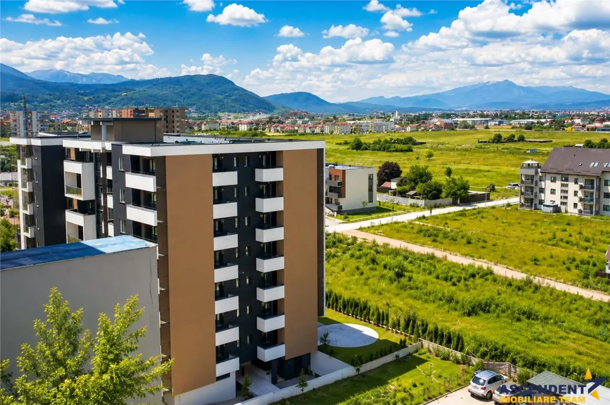 10.000mp intravilan, front la doua strazi, configuratie avantajoasa, aria Coresi, Tractorul, Brasov - foto 5