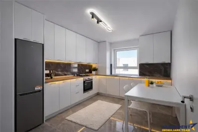 Decomandat, 3 camere, 2 bai, loc de parcare, Casa Nobel, Brasov. - foto 2