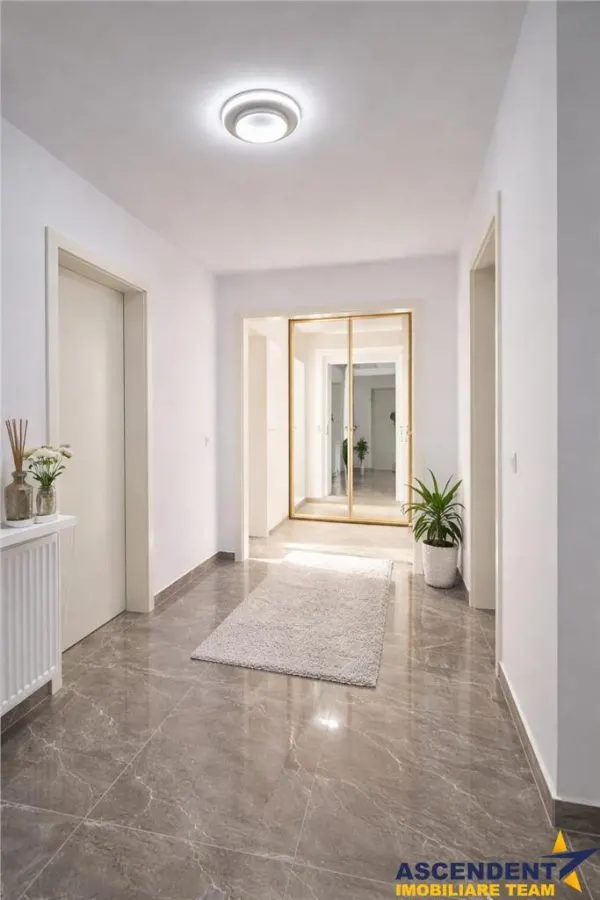 Decomandat, 3 camere, 2 bai, loc de parcare, Casa Nobel, Brasov. - foto 3