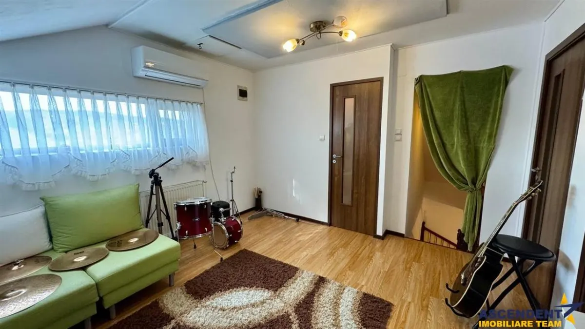 Vila spatioasa in Sancraiu, 2 intrari, foisor, parcare, 5 minute de Targu Mures. - foto 12