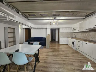 Apartament deosebit, 4 camere, 3 dormitoare - in vila cu intrare separata - o oaza de liniste in inima Constantei - foto 3