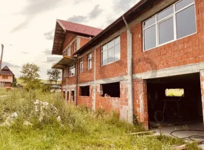 Reco, Hala de Inchiriat  la 13 km de Beius - foto 3