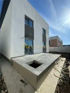 Casa Individuala - 4 camere - 2 bai - 385 mp teren - foto 2
