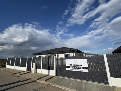 VANZARE VILA | CASA INDIVIDUALA DOMNESTI STRADA ASFALTATA FOISORULUI - Domnesti