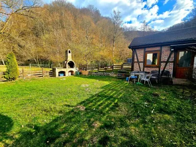 Resita Casa cu Teren Drept 500 Mp retrasa la marginea padurii - foto 2