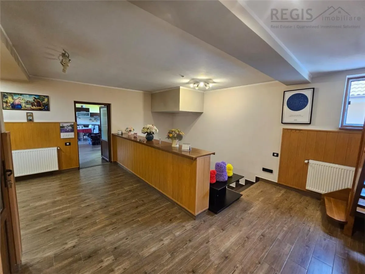 Spatiu Comercial + Casa rezidentiala +curte privata - foto 16
