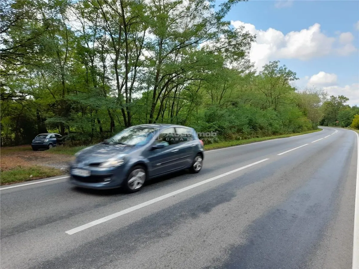Resita,5561 mp.Teren INTRAVILAN Km.8,la Sosea 10 Euro mp.. - foto 6